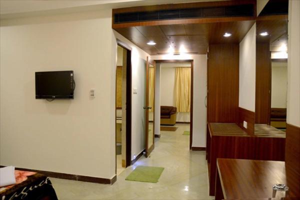 Hotel Raya'S Grand Kumbakonam Esterno foto